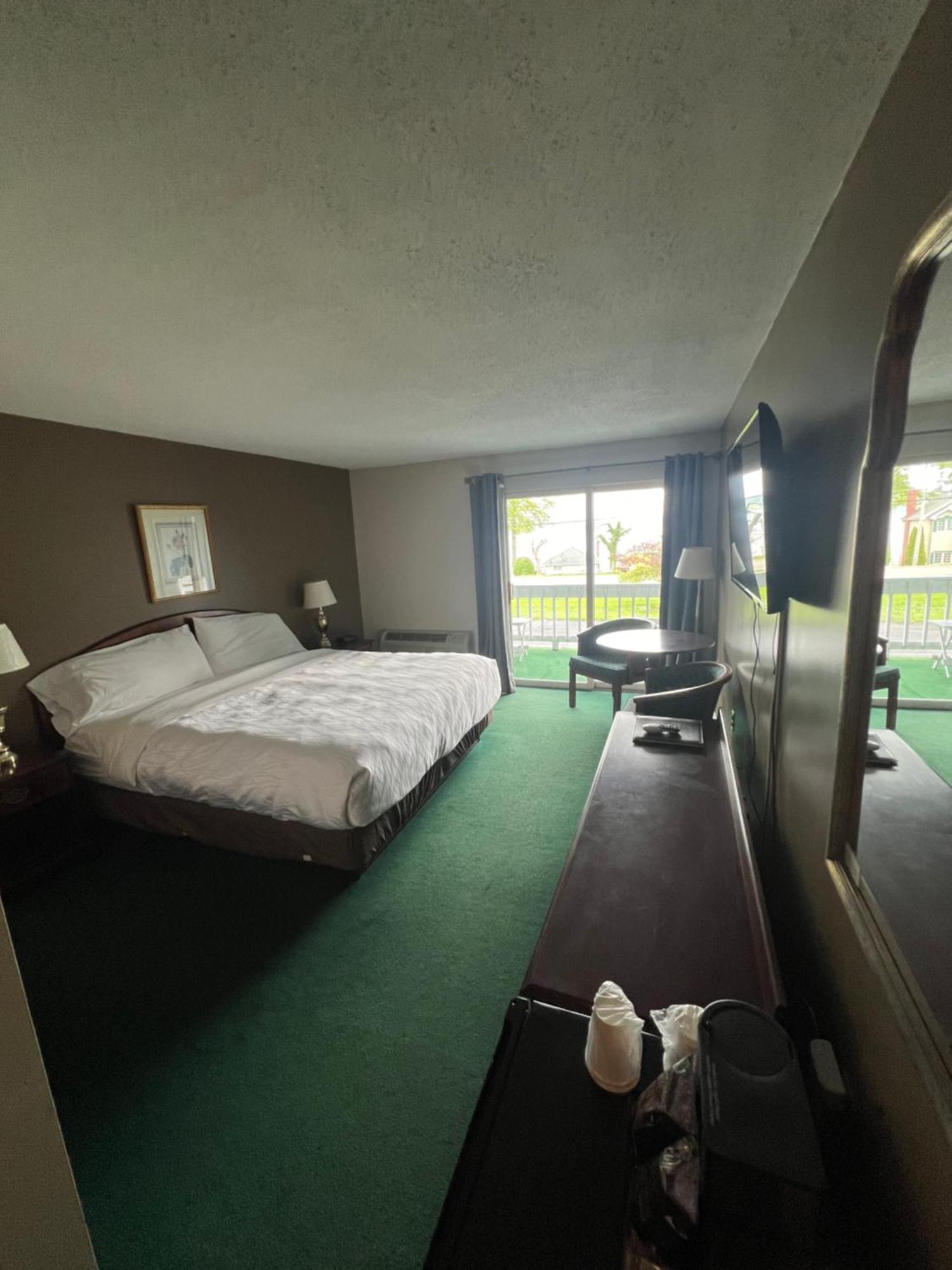 Webb'S Hotel Mayville Esterno foto